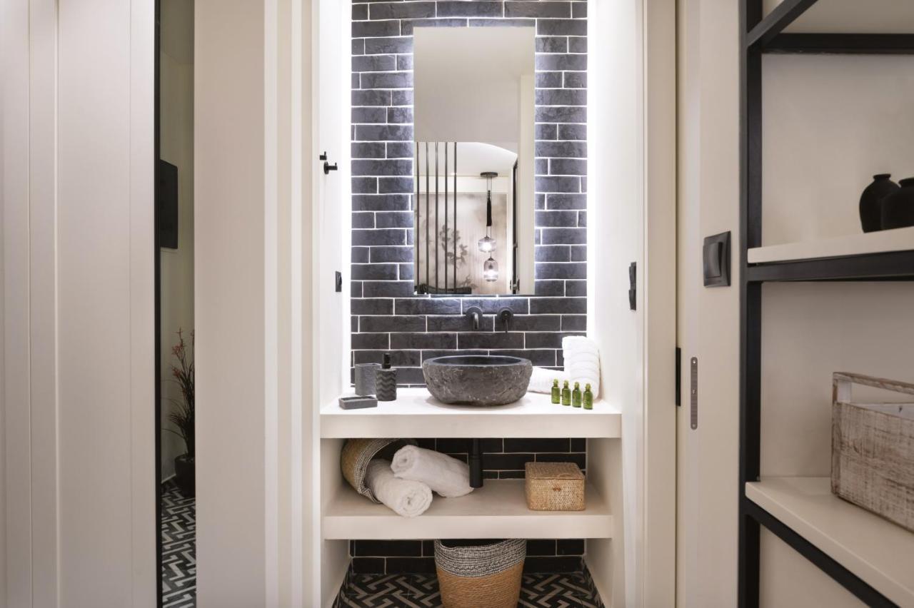 Adrianou At Heart Of Plaka Apartment Athens Ngoại thất bức ảnh